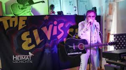 münchen tv / Heimatgschichtn - Elvis lebt in Geisenfeld?! 30.05.2023 Heute sind wir in den Heimatgschichtn zu Besuch bei Elvis Imitator Leo Bischof, der in der Rudi Carell Show seinen großen Durchbruch hatte. 